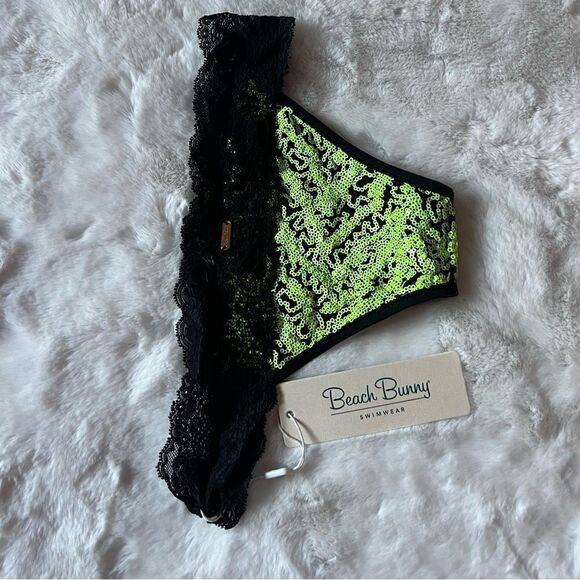 BEACH BUNNY BOTTOM.. - Picture 6 of 7